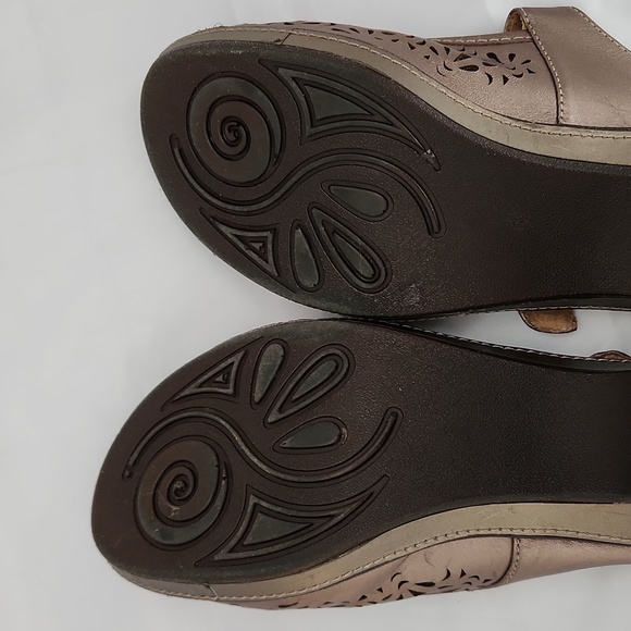 White Mountain Gold Platinum Leather Metallic Peep Toe Mule Shoe Size 9.5 - Picture 12 of 12